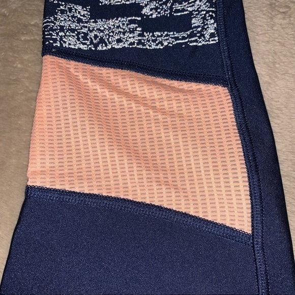 Under Armour Heat Gear and Velocity 7/8 Leggings Size Small Bundle - Picture 13 of 16